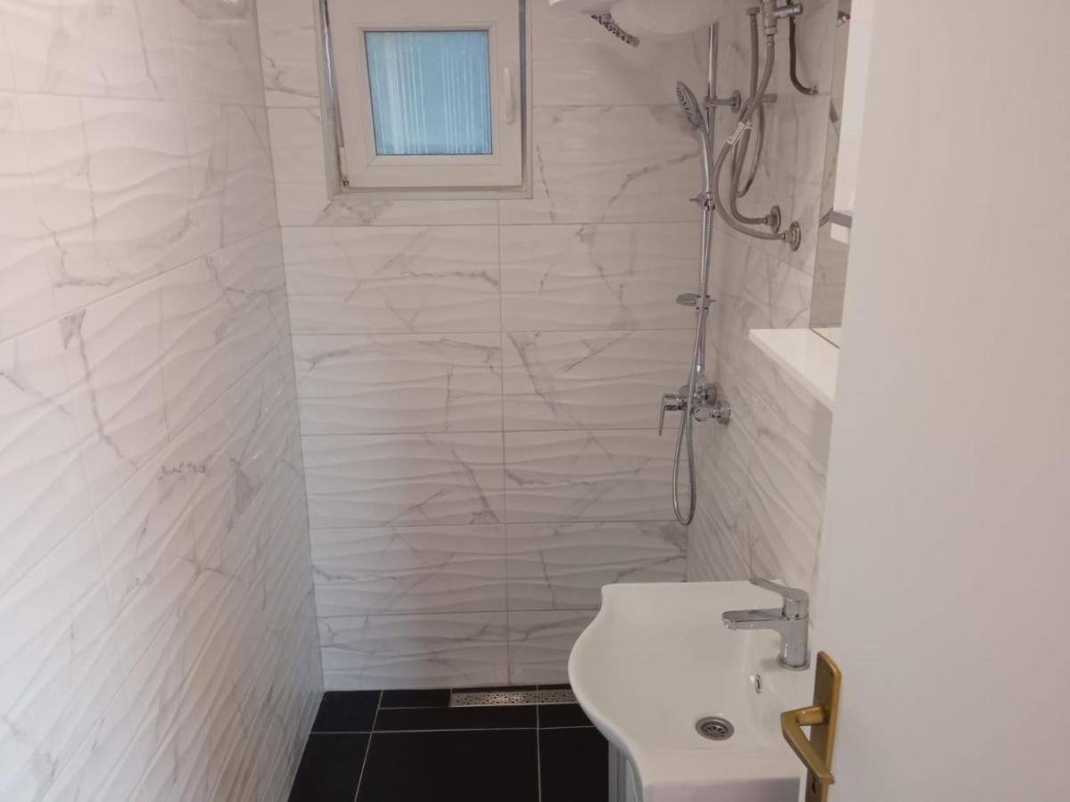 Guesthouse Eljuga Family Stari Grad  Eksteriør billede
