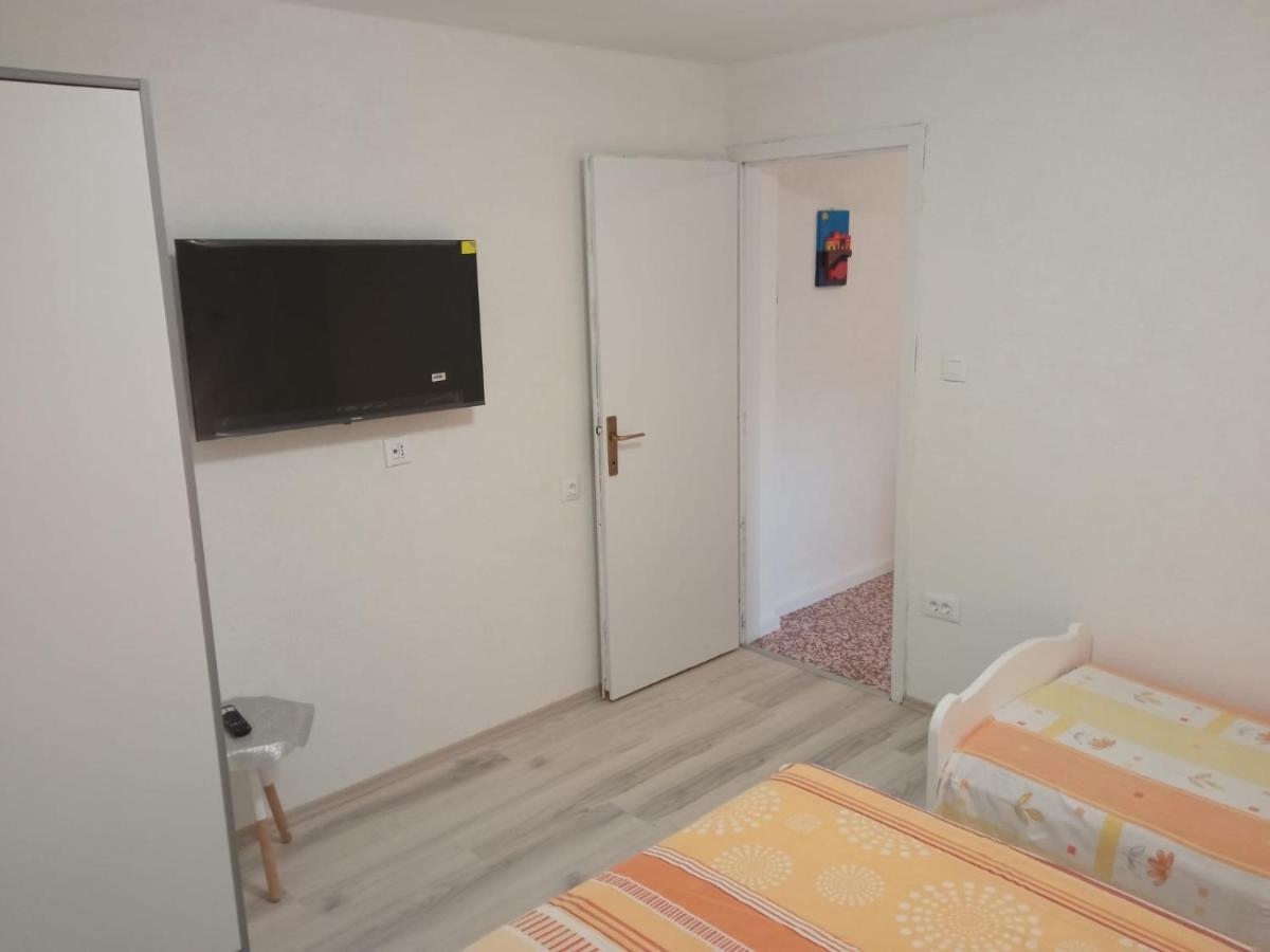 Guesthouse Eljuga Family Stari Grad  Eksteriør billede