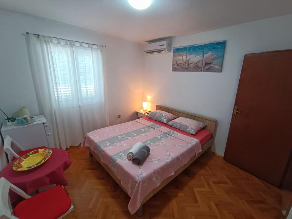 Guesthouse Eljuga Family Stari Grad  Eksteriør billede