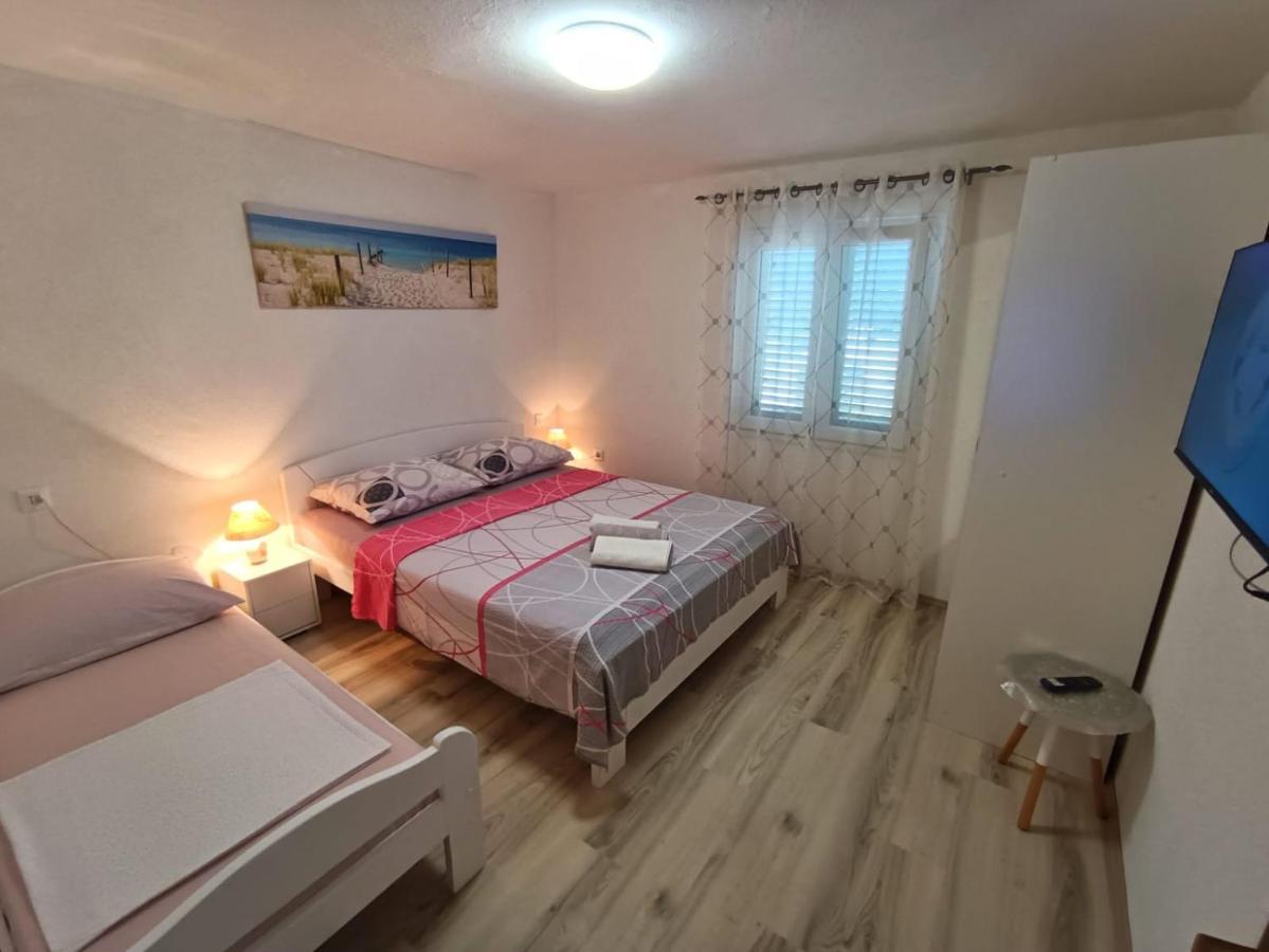 Guesthouse Eljuga Family Stari Grad  Eksteriør billede
